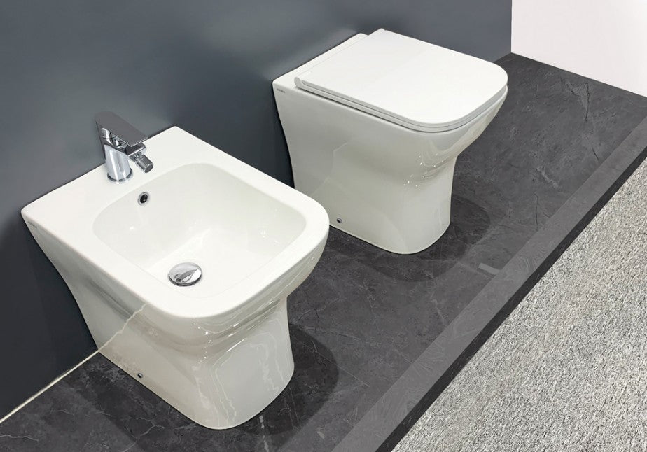 COPPIA DI SANITARI FILOMURO RIMLESS PROFONDITA CM.50 SERIE SEVEN DI CERAMICA ALTHEA COMPLETO DI COPRIWATER SOFTCLOSE DISPONIBILITA' DA SETTEMBRE